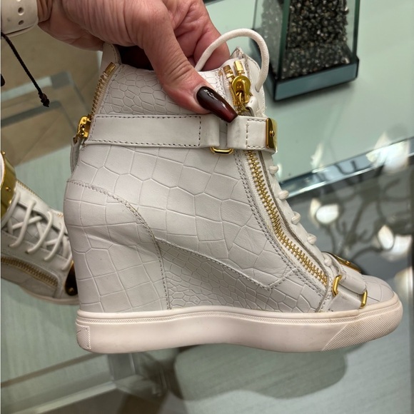 Authentic Giuseppe Zanotti Lorenz 75 TR Donna Gold and Cream High-Top Sneakers - Picture 13 of 17